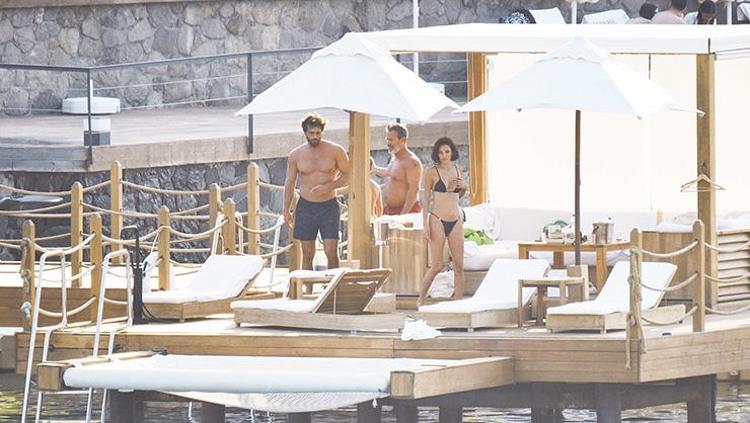 Can Yaman ve sevgilisi Bodrumda aşka geldi