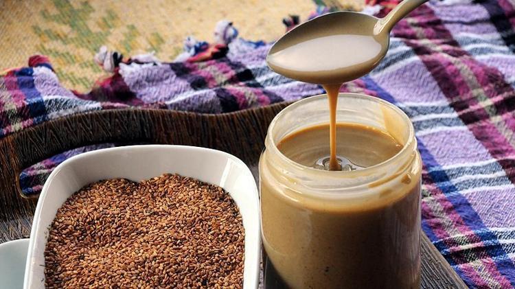 Tahinin içine 1 kaşık ekleyin Damarları çamaşır suyuyla temizlenmiş gibi yapıyor, hastalıklardan koruyor, kemikleri beton gibi yapıyor, C vitamini kralı
