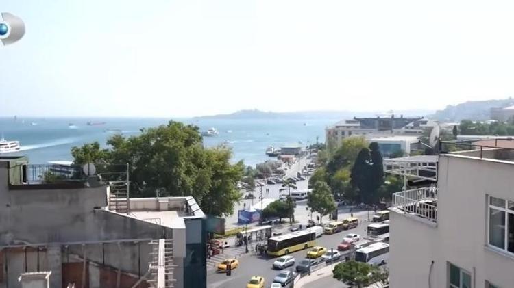 Ünlü şarkıcının yaşadığı evi görenler şaşırıp kalıyor