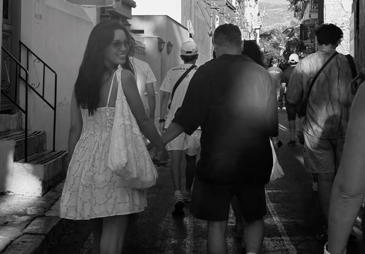 Tatilde aşk başkadır Hazal Subaşı ve Oğuzhan Koç çifti aşka geldi