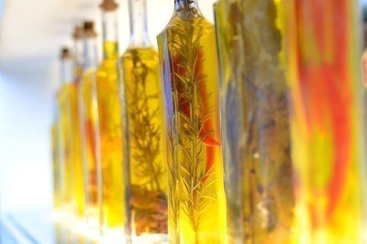 Kansersavar besinler listesinde ilk sırada Osman Müftüoğlu herkesin merak ettiği soruyu yanıtladı: Siyah zeytin mi faydalı yeşil zeytin mi ı