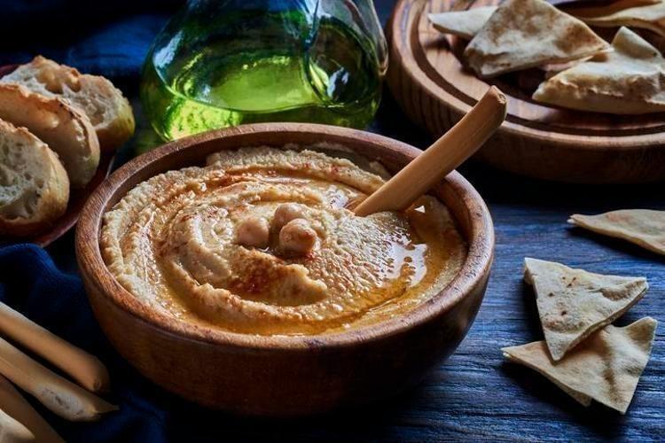 Tahinin içine kaşık kaşık ekleyin Anında kana karışıp şekeri dengeliyor, kemikleri beton gibi sağlamlaştırıyor Kolesterolü damardan resmen kazıyor