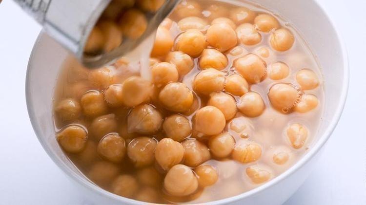 Damar daralmasını önleyen tek besin, tıkanıklığı açıyor Avuç avuç tüketmek protein ihtiyacını gideriyor