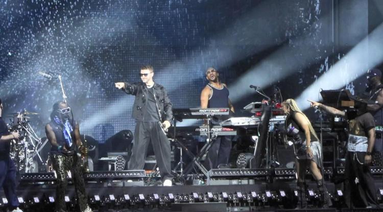 Justin Timberlake konserine büyük ilgi Ünlü isimler akın etti