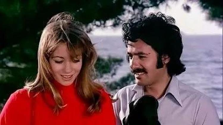 Yeşilçamın masum sarışını Itır Esen 68 yaşında yıllara meydan okuyor