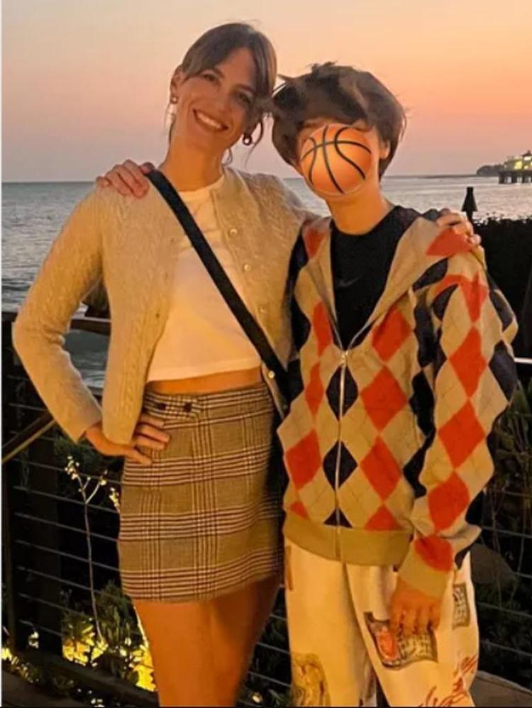Ünlü oyuncu January Jones oğlunun babasının kim olduğunu yıllardır saklıyor