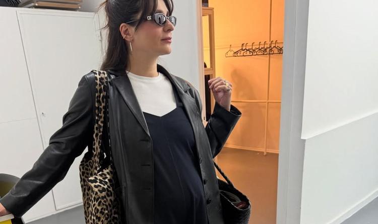 Doğum için gün sayıyor Meriç Araldan karnı burnunda poz