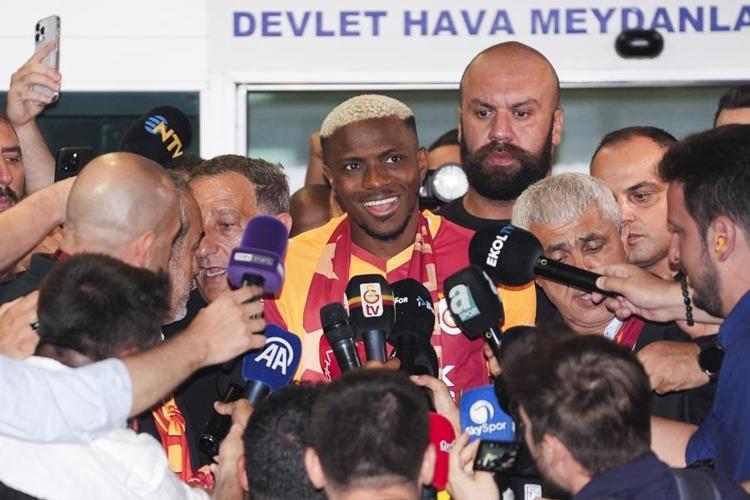 Dünya Osimhen transferini konuştu: Büyük bir operasyon Okan Buruk: Ucuza aldık