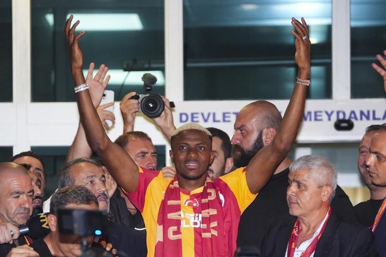 Dünya Osimhen transferini konuştu: Büyük bir operasyon Okan Buruk: Ucuza aldık