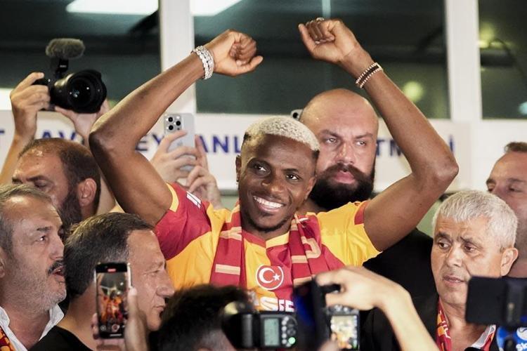 Dünya Osimhen transferini konuştu: Büyük bir operasyon Okan Buruk: Ucuza aldık