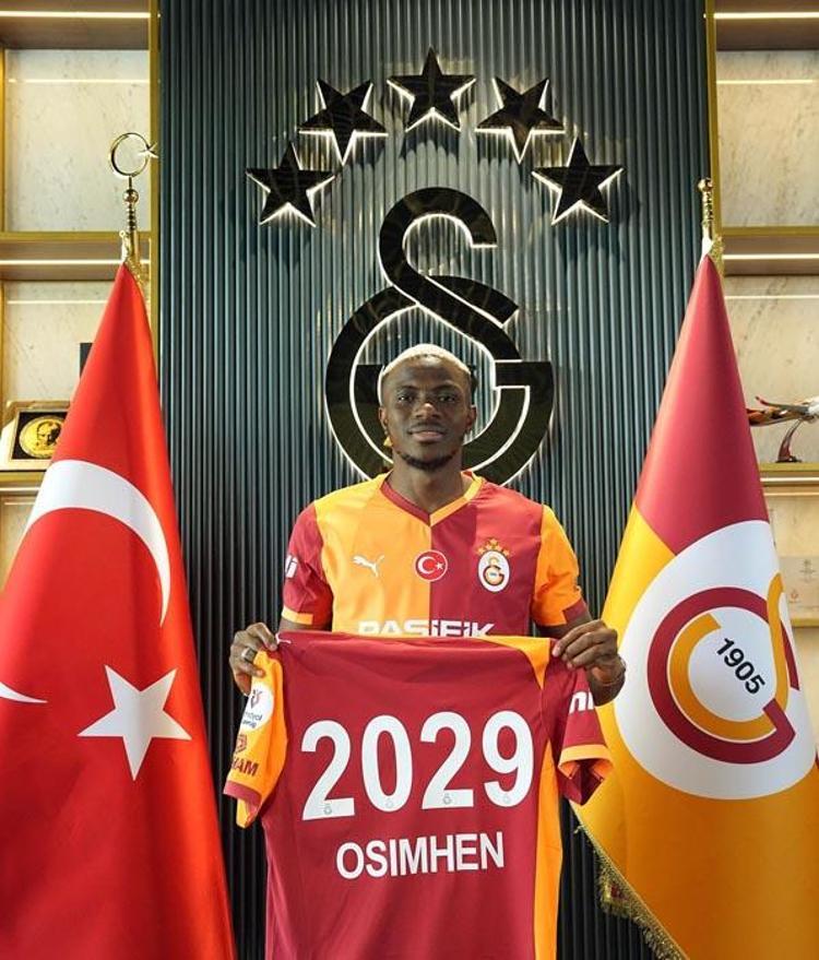 Dünya Osimhen transferini konuştu: Büyük bir operasyon Okan Buruk: Ucuza aldık