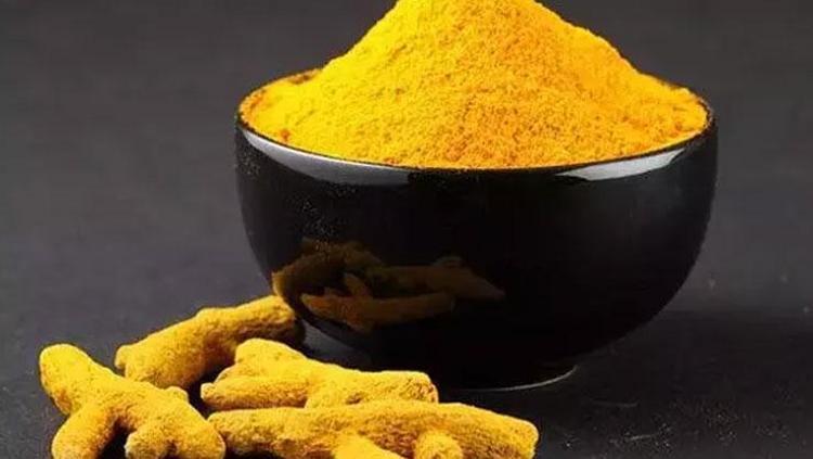 Her sabah mutlaka bir tutam tüketin Doğal antibiyotik olarak biliniyor: Vücuttaki iltihabı söküp atıyor, mideyi kuş gibi hafif hale getiriyor