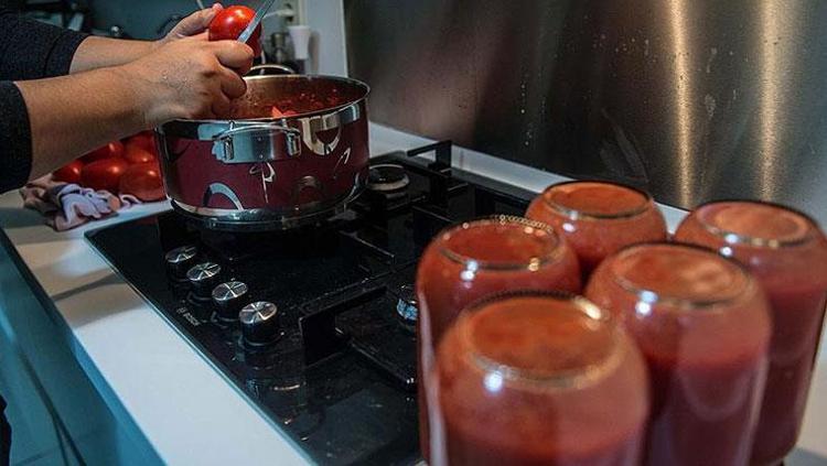 Konserve menemenin lezzetini 5e katlıyor İçerisine eklemeniz yeterli oluyor: Böyle yapınca aroması damakta iz bırakıyor