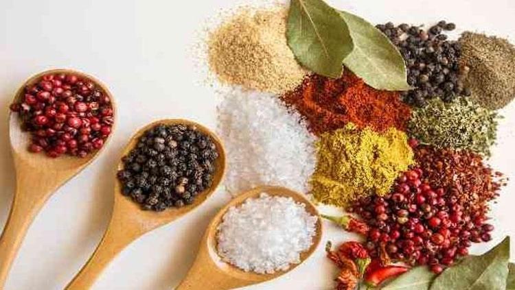 Dana eti diyorlar domuz eti yediriyorlar Skandallar bitmek bilmiyor: Salam, sucuk, kırmızı et... Bakanlık listeyi açıkladı