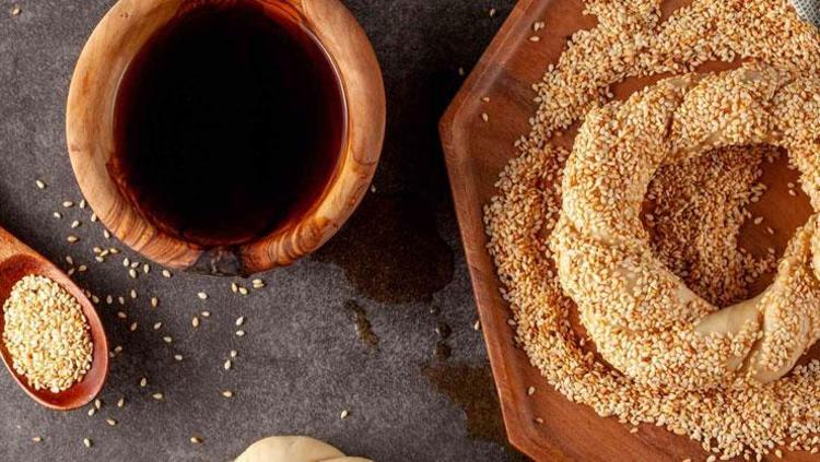 Tahinin içine kaşık kaşık ekleyin Her tanesinde ayrı bir şifa gizli: Kalbi tıkır tıkır çalıştırıyor, kemikleri mermer gibi yapıyor