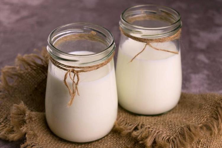 İnek sütünden 10 kat daha faydalı Yerine bardak bardak için: Kemikleri betona çevirip vücudu D vitaminine ve potasyuma boğuyor Kas ağrılarını geçiriyor