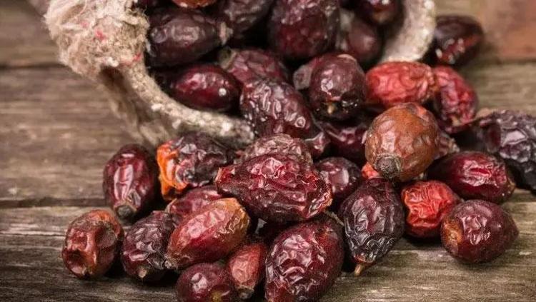 SERBEST RADİKALLERE KARŞI GÜÇLÜ BİR KORUYUCU
