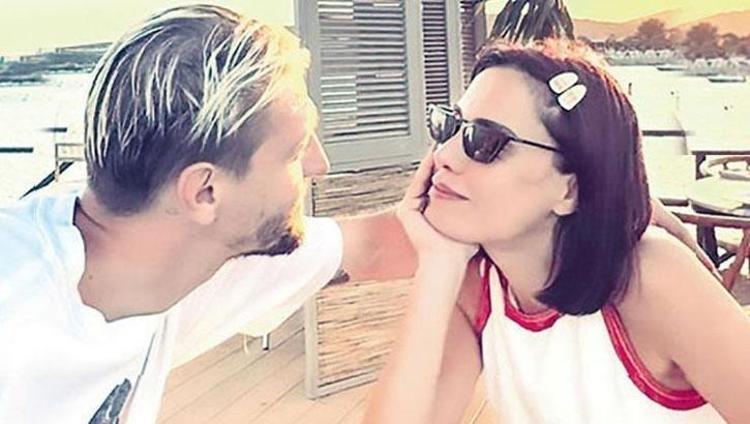Caner Erkin aşka geldi Bakışına ölürüm be