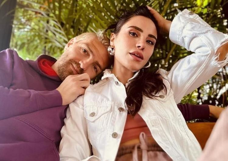 Caner Erkin aşka geldi Bakışına ölürüm be