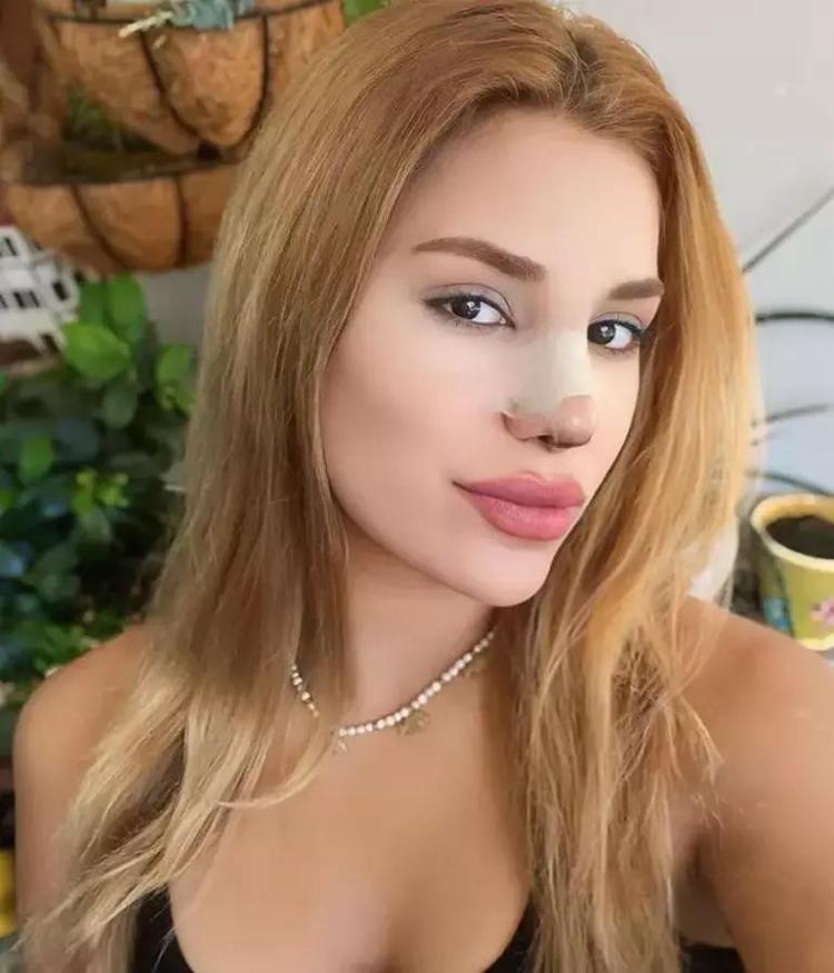 SİZLERE ÇOK ŞEY BORÇLUYUM