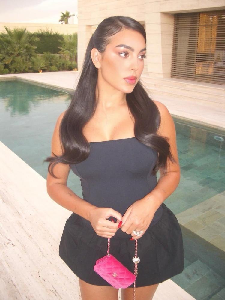 İki çocuğu olan Cristiano Ronaldo ve sevgilisi Georgina Rodriguez nişanlandı