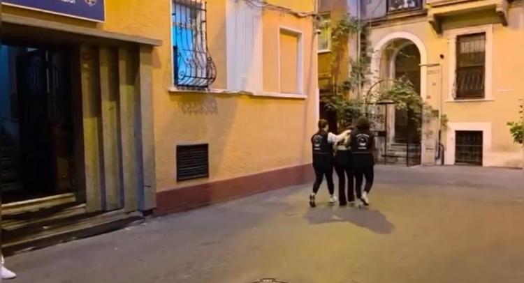 Gece kulübünde dehşet anları Sevgilisini ve kıskandığı kadını bıçakladı