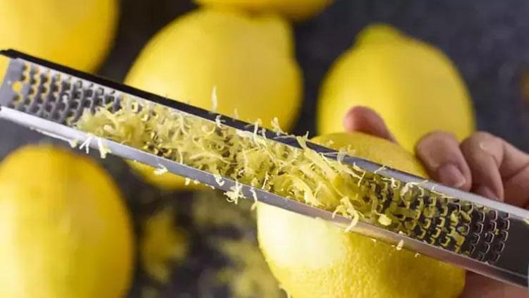 Maden suyunun içine 1 dilim koyun Böbrekleri makine gibi çalıştırıyor: Kalsiyum, magnezyum ve potasyum deposu