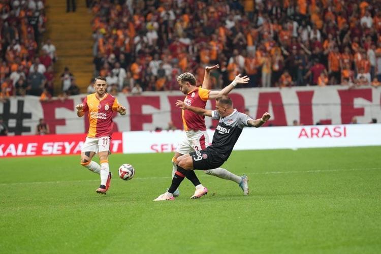 Galatasaray Fatih Karagümrük maçında 3 puan 3 golle geldi Maura Icardi sahalara golle döndü