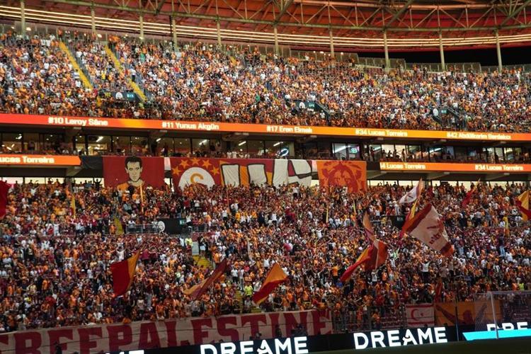 Galatasaray Fatih Karagümrük maçında 3 puan 3 golle geldi Maura Icardi sahalara golle döndü