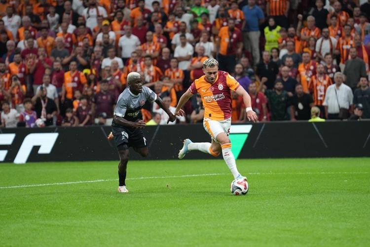 Galatasaray Fatih Karagümrük maçında 3 puan 3 golle geldi Maura Icardi sahalara golle döndü