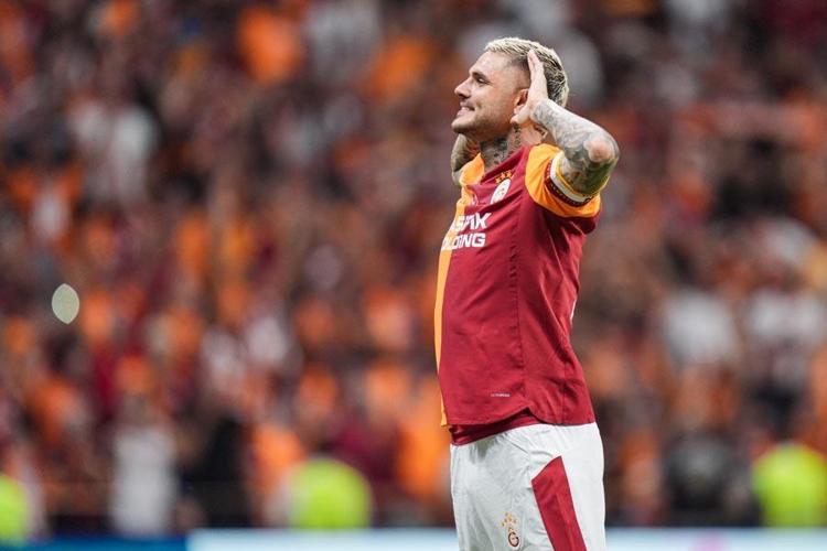 Üçlü tezahüratını Icardi başlattı