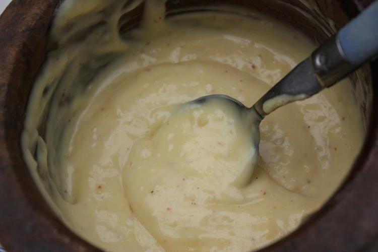 KEMİKLERİ GÜÇLENDİRİR