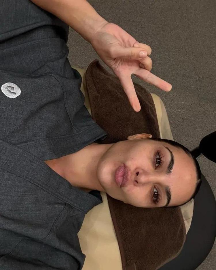 Kim Kardashian güzellik uğruna okyanusları aştı Özel jetle Kore gezisi
