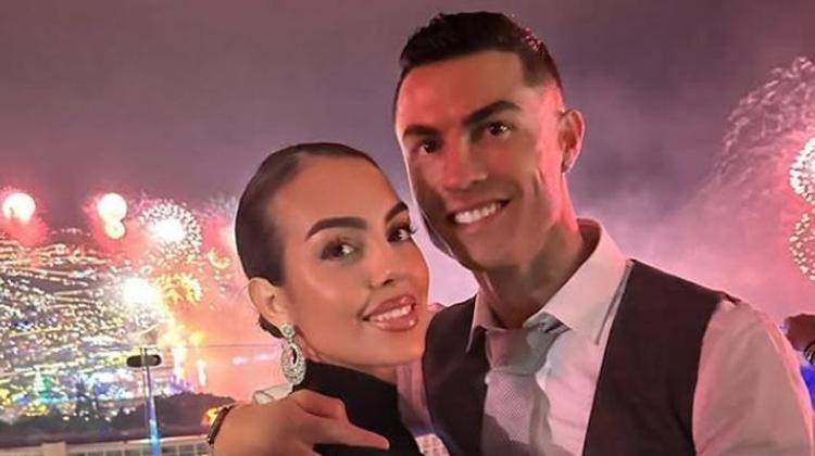 Cristiano Ronaldo ve Georgina Rodriguez evlilik öncesi anlaşma yaptı Şartlar dudak uçuklatıyor