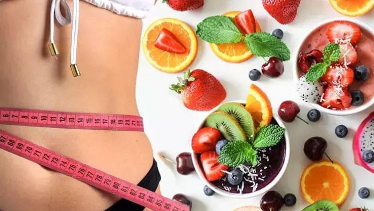 59 kilo vererek tığ gibi inceldi Alışkanlık biriktirme yöntemiyle iğne ipliğe döndü