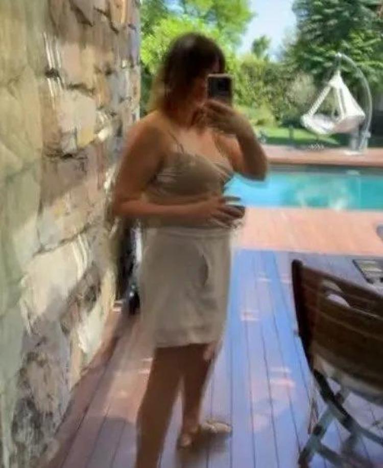 O BÜYÜSÜN BEN KÜÇÜLEYİM