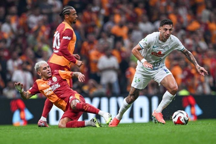 Galatasaray Çaykur Rizespor maçında 3 puan 3 golle geldi Aslan milli araya kayıpsız girdi