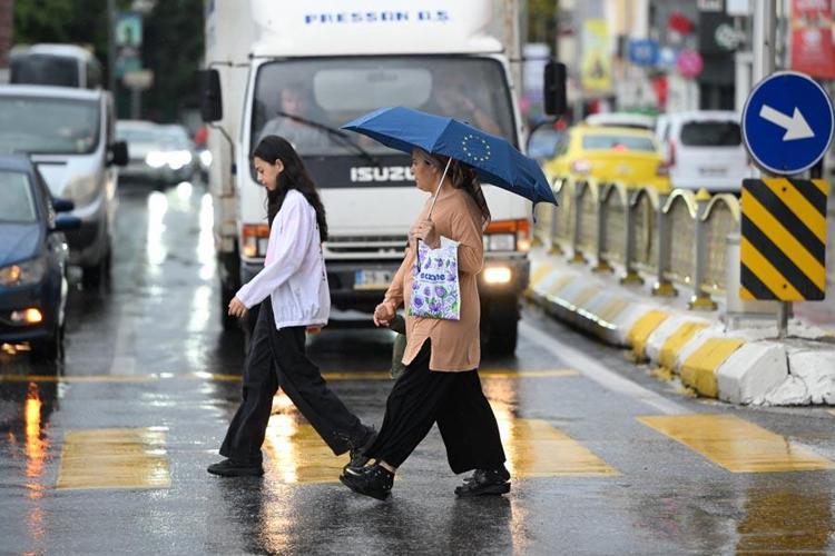 KUVVETLİ RÜZGAR UYARISI: