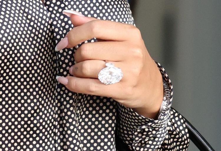 Georgina Rodriguez Venedik Film Festivaline yüzüğüyle damga vurdu