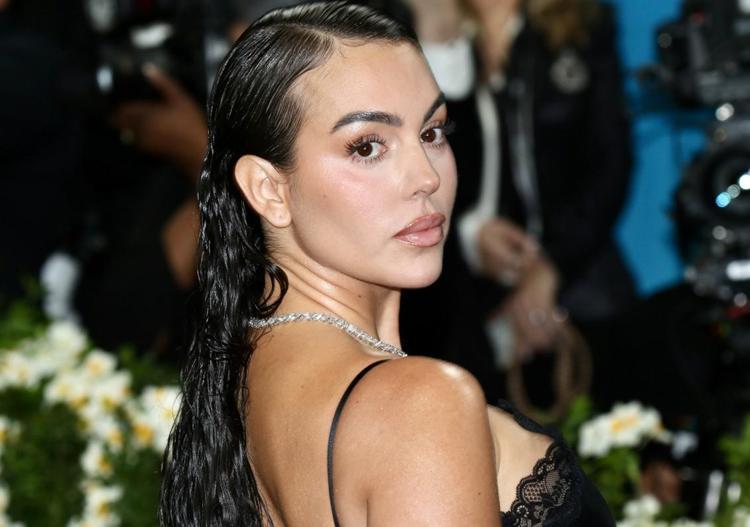 Georgina Rodriguez Venedik Film Festivaline yüzüğüyle damga vurdu