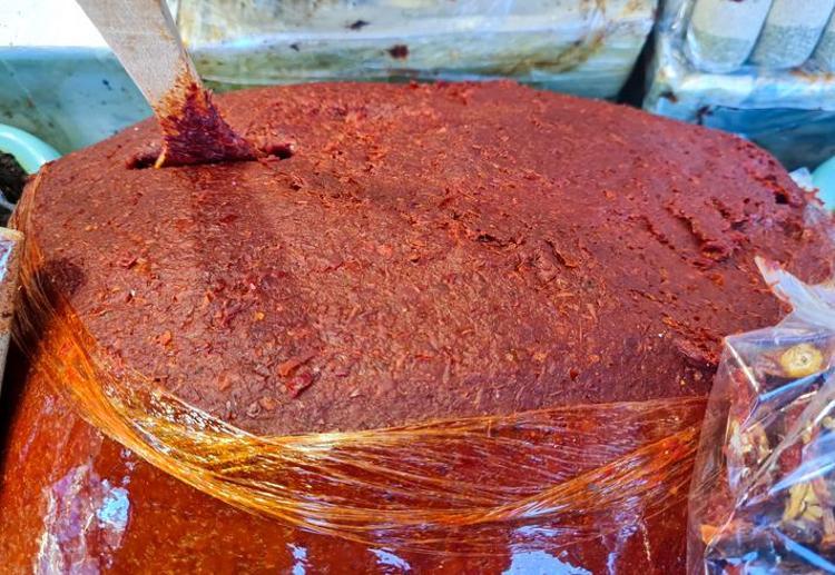 Afetzede kadınlar hazırlıyor, kilosu 350 TL: 3 yıl bozulmadan duran tek besin, damarları anında genişletiyor Demir, kalsiyum ve potasyum zengini