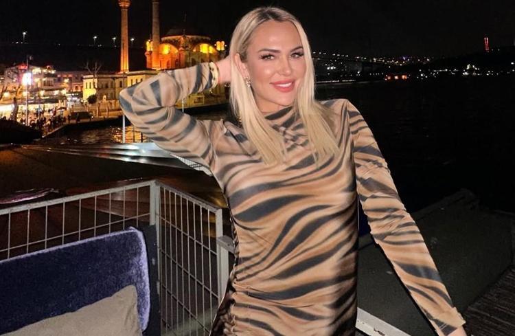Ameliyat olan Nagihan Karadereye bir zarf dolusu altın geldi Şoklar içersindeyim