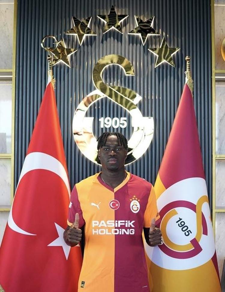 İDOLLERİ ZİDANE VE RONALDİNHO