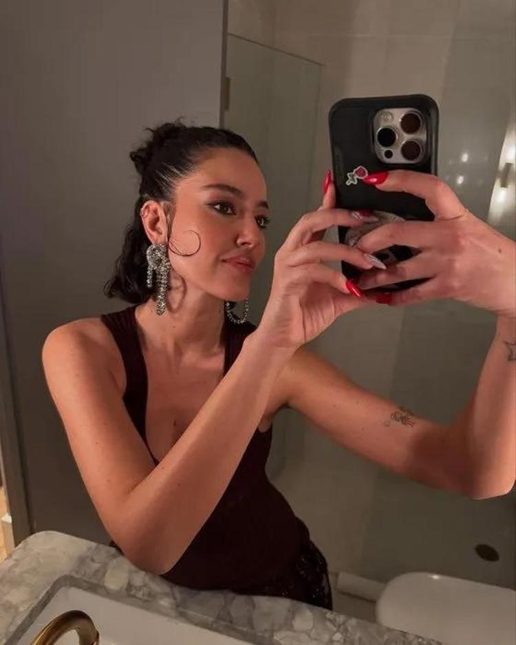 Pelin Akil, boşanma sonrası ilk kez konuştu: Değişim büyük bir dönüşüm getirdi