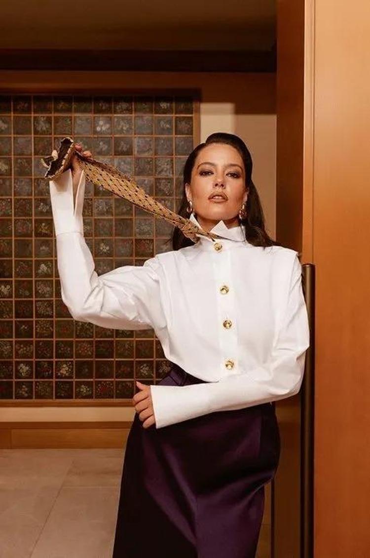 KENDİNİ KEŞFETMEYE BAŞLADI