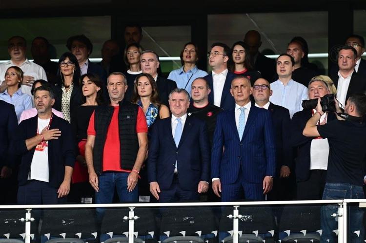 GURUR DUYUYORUZ