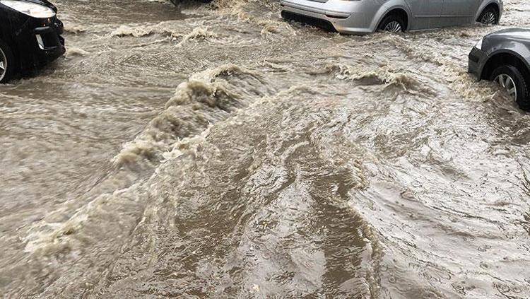 Sıcaklıklar 8 derece birden düşüyor, son rapor paylaşıldı İstanbulda beklenen yağmur başladı