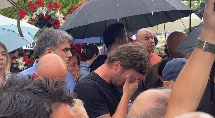 KIVANÇ TATLITUĞ GÖZYAŞLARINA BOĞULDU