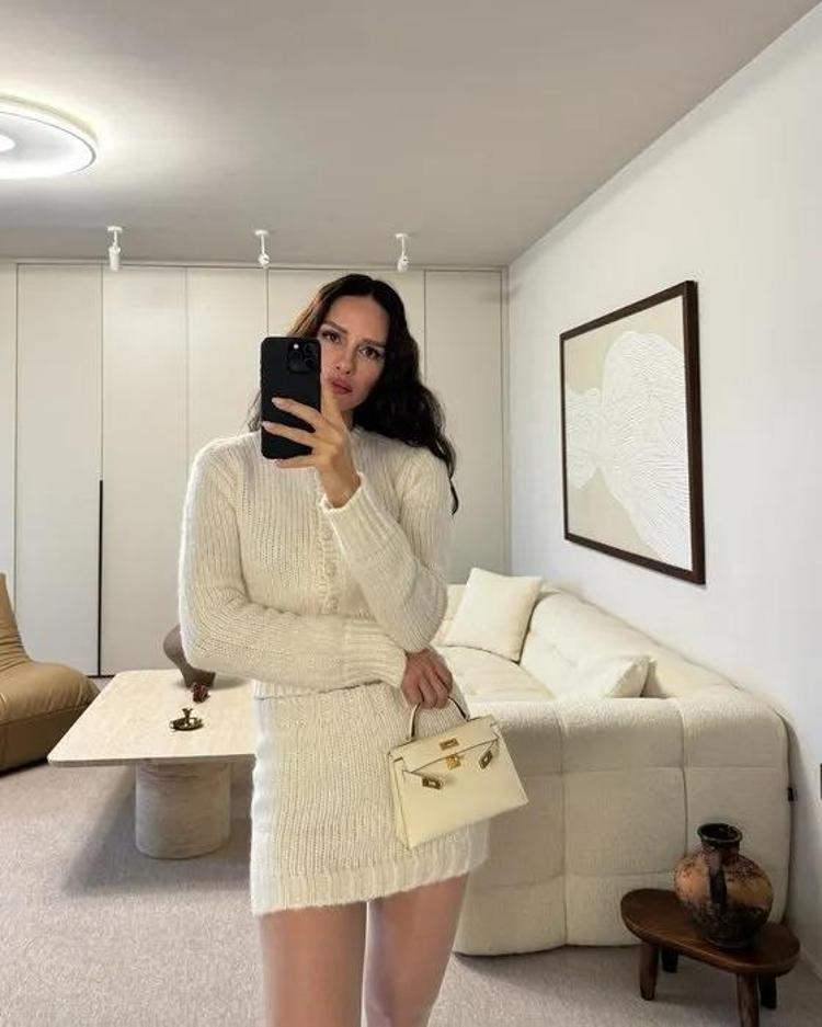 İzzet Özilhanla 14 yıllık evliliğini bitiren Yasemin Ergenenin yeni yuvası Komşuları çok ünlü