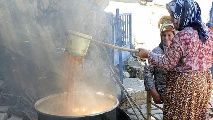 Selendide kazanda fokur fokur kaynatılarak hazırlanıyor Demir depolarını zirveye taşıyıp kemikleri betona çeviriyor En doğal öksürük şurubu
